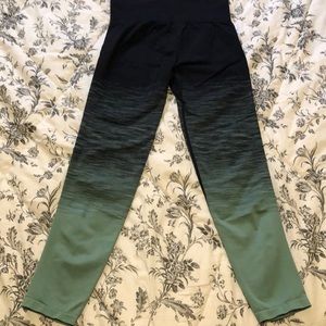 PINK Victoria’s Secret Ultimate Leggings